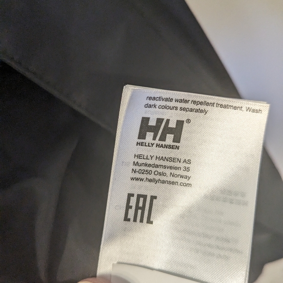 Helly Hansen waterproof jacket - Picture 4 of 5